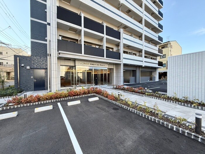 物件外観写真2　(エントランス部分)