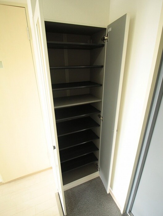 物件内観写真8　(靴箱)