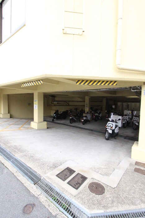 物件外観写真6　(駐輪場)