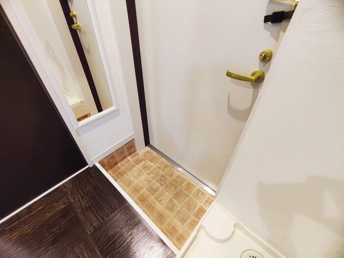 物件内観写真7　(玄関)