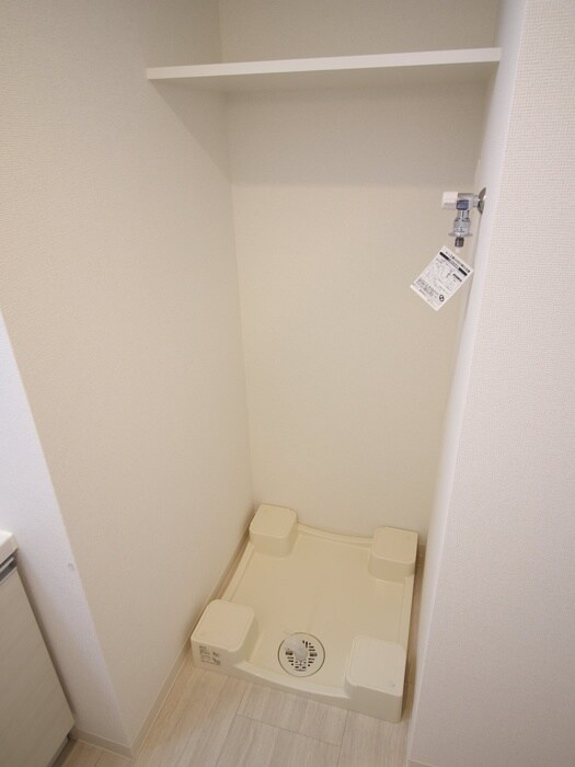 物件内観写真11　(洗濯機置場)