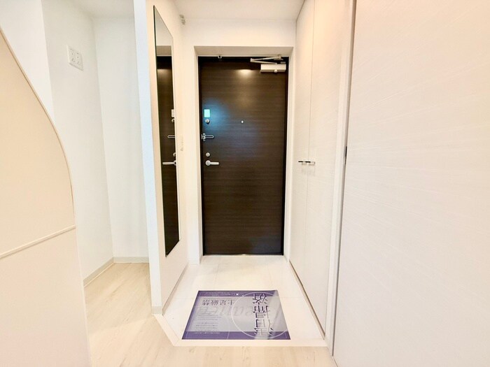 物件内観写真8　(玄関)