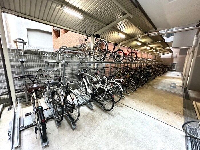 物件外観写真3　(駐輪場)