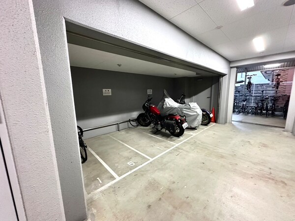 バイク置き場