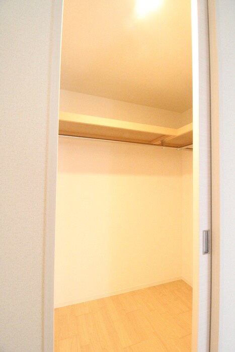 物件内観写真12　(収納)