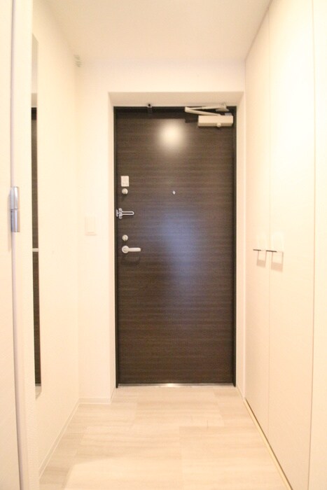 物件内観写真13　(玄関)