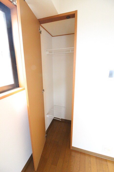 物件内観写真10　(収納)