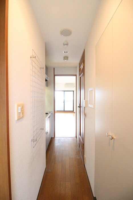 物件内観写真16　(廊下)