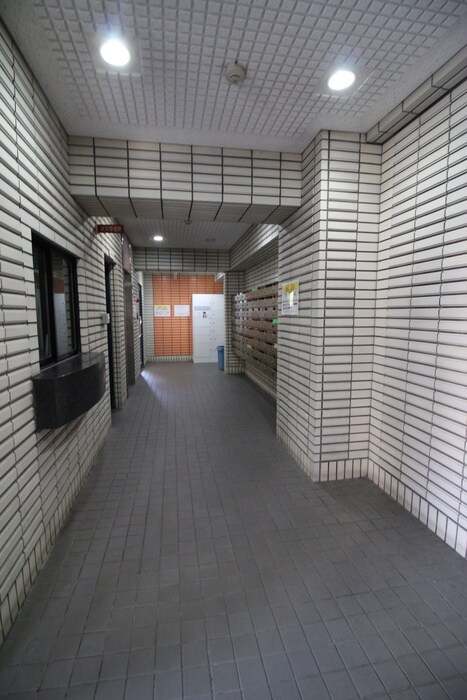 物件外観写真5　(エントランス部分)