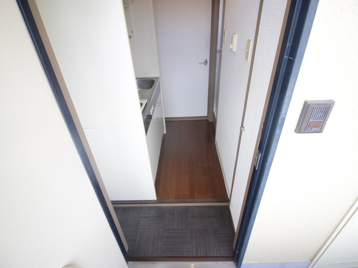 物件内観写真15　(玄関)