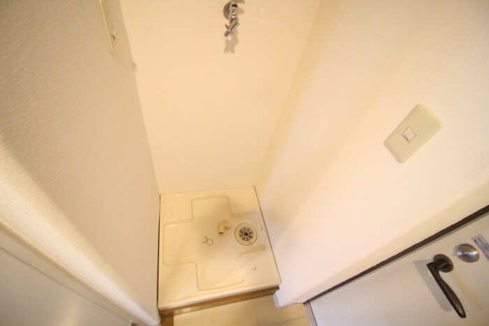 物件内観写真14　(洗濯機置場)