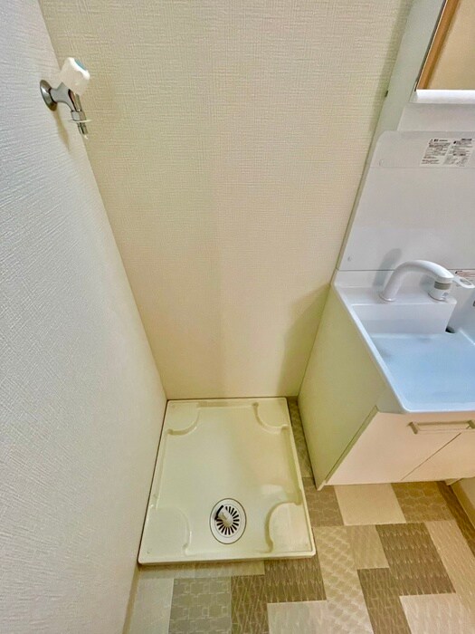 物件内観写真11　(洗濯機置場)