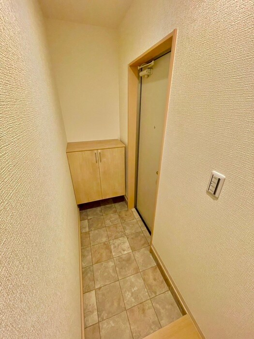 物件内観写真16　(玄関)