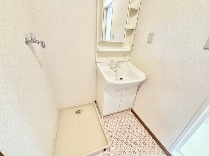 物件内観写真12　(洗濯機置場)