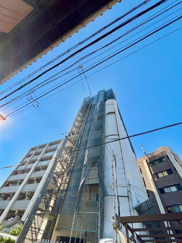 建築中