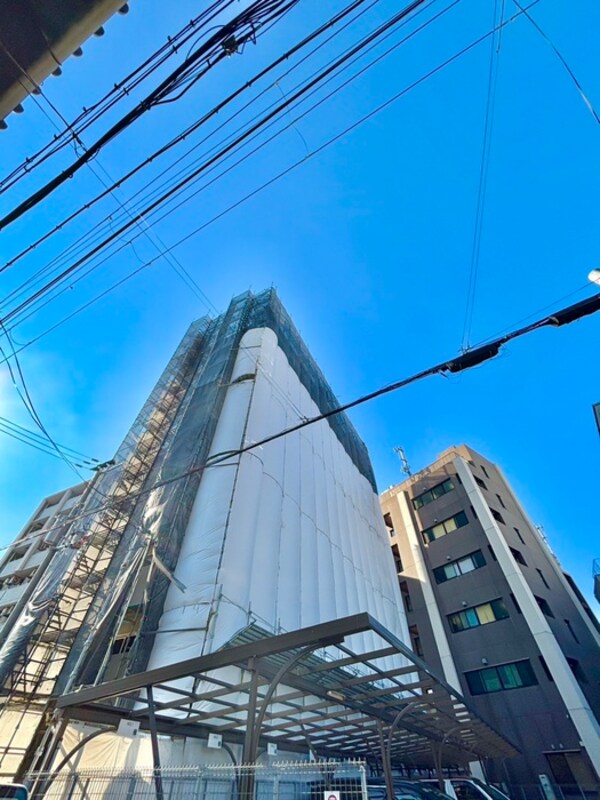 建築中
