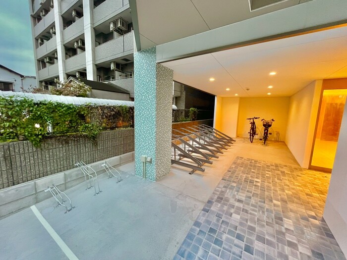 物件外観写真4　(駐輪場)