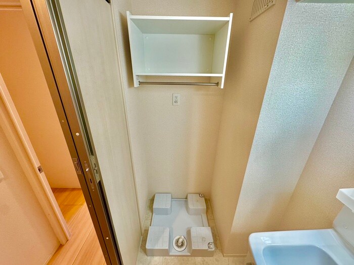 物件内観写真14　(洗濯機置場)