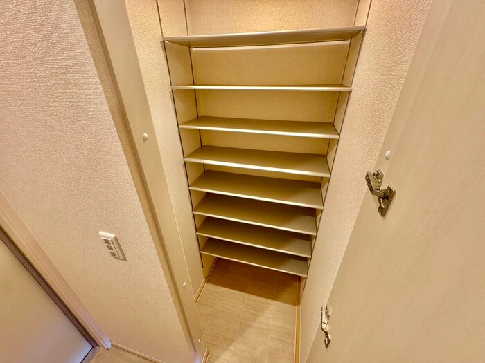 物件内観写真17　(靴箱)