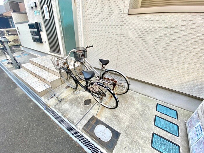 物件外観写真3　(駐輪場)