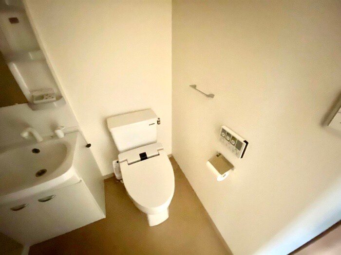 物件内観写真10　(トイレ)