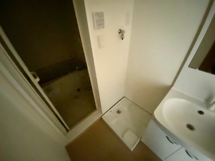 物件内観写真15　(洗濯機置場)