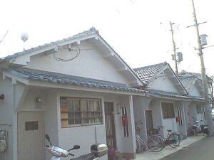 中尾貸家外観写真