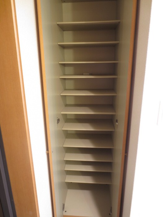 物件内観写真10　(靴箱)