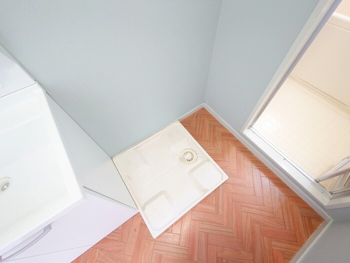 物件内観写真12　(洗濯機置場)