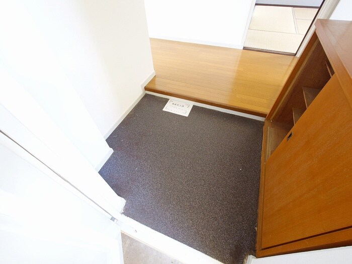 物件内観写真15　(玄関)