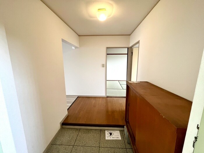 物件内観写真18　(玄関)