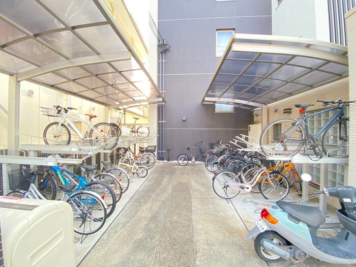 物件外観写真5　(駐輪場)