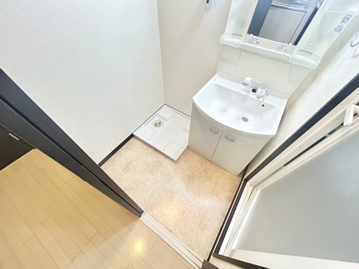 物件内観写真14　(洗濯機置場)