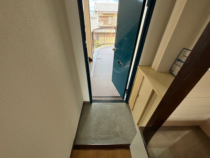 物件内観写真8　(玄関)