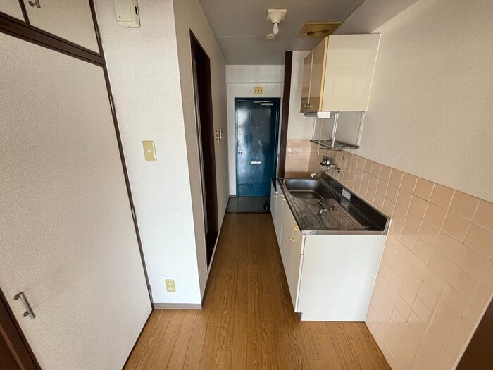 物件内観写真10　(廊下)