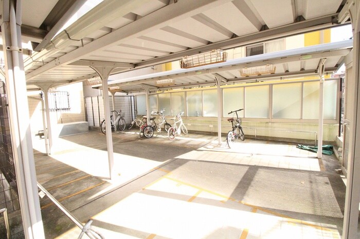 物件外観写真3　(駐輪場)