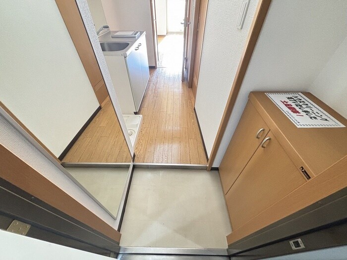 物件内観写真17　(玄関)