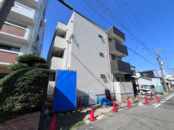 建築中
