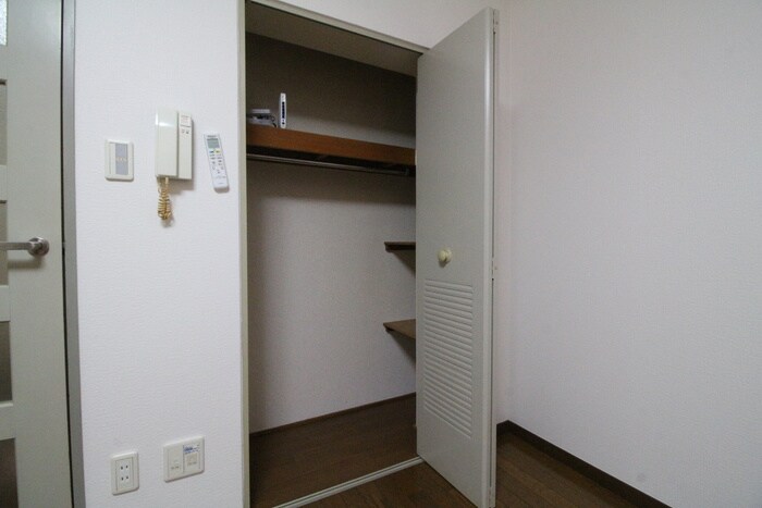 物件内観写真12　(収納)