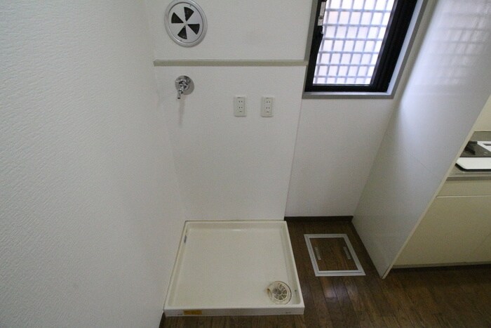 物件内観写真21　(洗濯機置場)