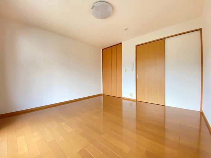 物件内観写真4　(居室)