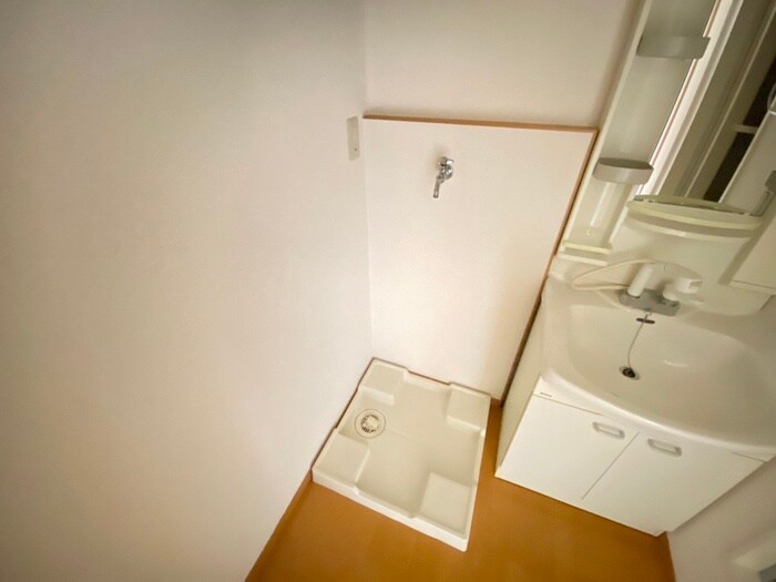 物件内観写真14　(洗濯機置場)