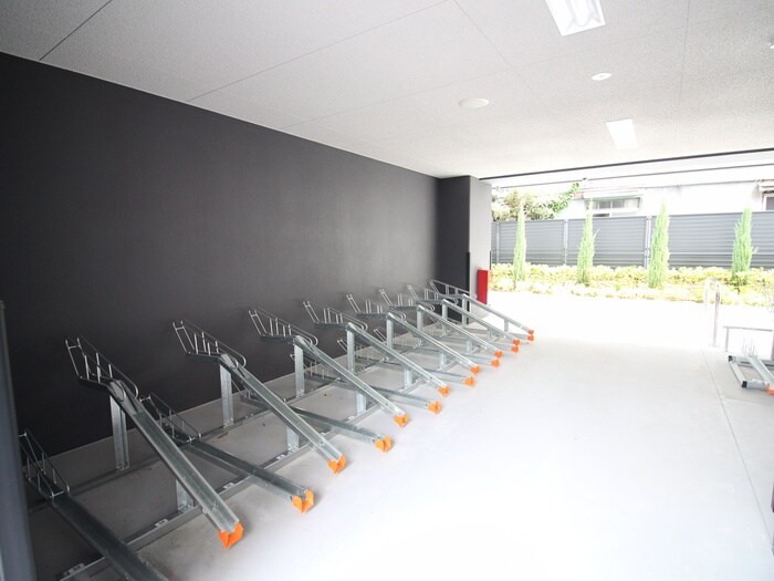 物件外観写真5　(駐輪場)