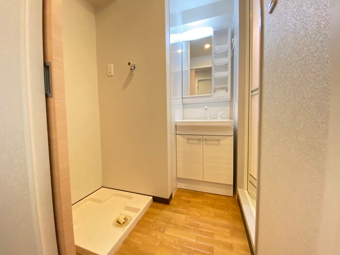 物件内観写真15　(洗濯機置場)