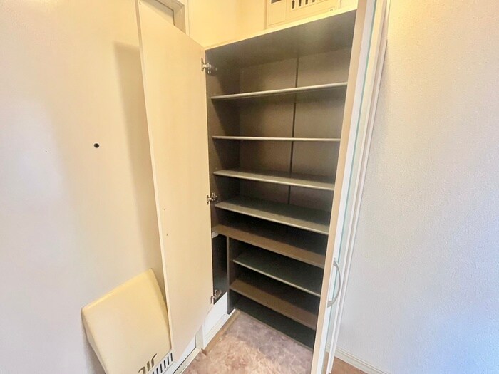 物件内観写真18　(靴箱)