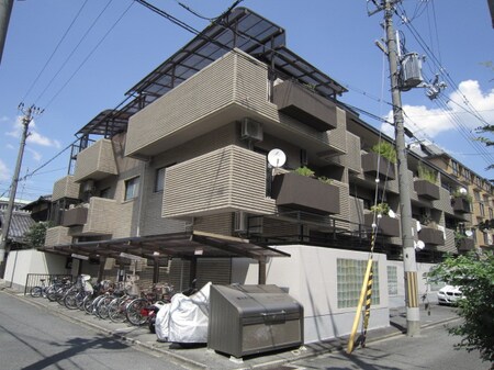 ピアレス円勝寺外観写真