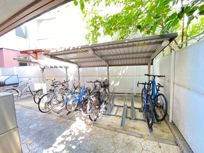 物件外観写真5　(駐輪場)