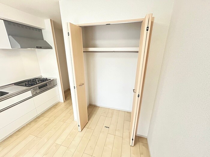 物件内観写真15　(収納)