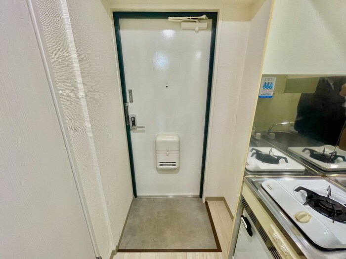 物件内観写真7　(玄関)