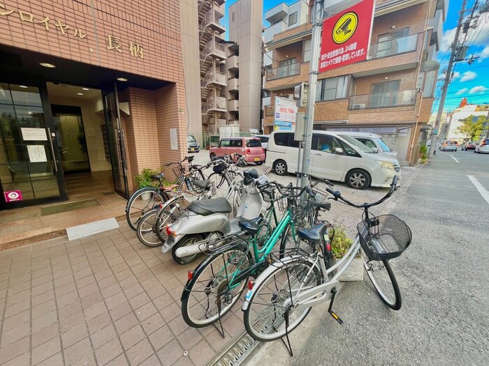 物件外観写真5　(駐輪場)